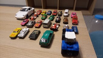 PORSCHE + další sbírka angličáků + traktor - 7