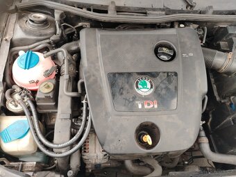 Škoda Octavia 1.9 96kw čip 120kw celá udělaná rs úprava bez - 7