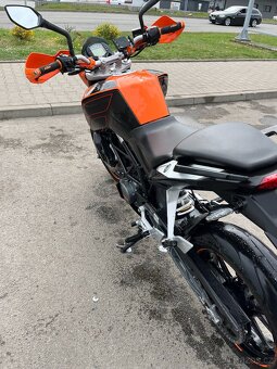 KTM DUKE 125 - 7