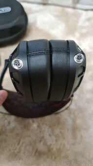 Uzavřená sluchátka Dan Clark Audio STEALTH - 7
