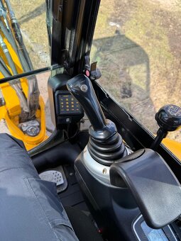 Prodám bagr JCB 8026 - 7
