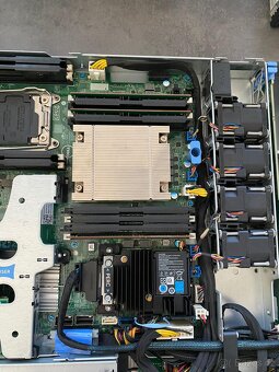 Dell PowerEdge R430 – 48 GB RAM, 2× 960 GB SSD, 10 GbE - 7