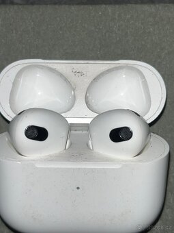AirPods 3 s MagSafe nabíjecím pouzdrem - 7