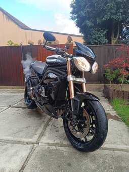 Triumph speed triple 1050 - 7