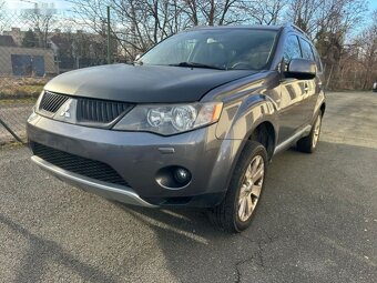 Mitsubishi Outlander,2.4 4x4 7 míst max. výbava - 7