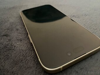 iPhone 15 žlutý - 7