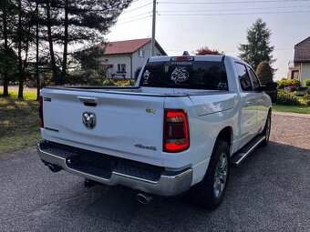 Dodge Ram 1500 5.7 V8 HEMI - 4x4 - RAM BOXY - NEBOURANÝ - 7