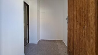 Pronájem nezařízeného bytu 1+1 o 50 m2 v 3.NP, Zábrdovice - 7