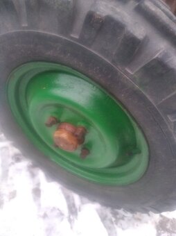 Prodám přední kola na ZETOR25 - 7