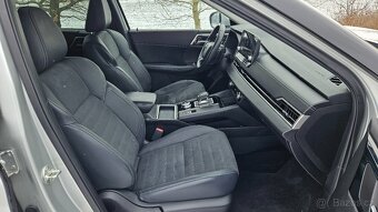 Outlander 2,4i Intense 7-míst. - 7