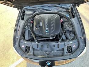BMW F10 520d, kůže, xen., tažné, kamery, servis, 1. majitel - 7