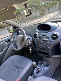 Toyota Yaris - 7