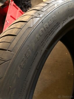 285/40/22 prodám 2ks letních pneu - 7