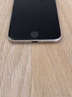 iPhone SE 2022 - 7