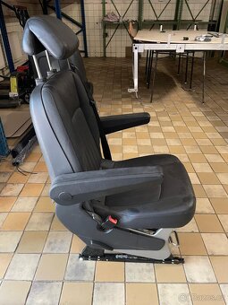 Sedačky Mercedes benz - 7