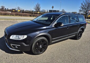 VOLVO XC70 2.4D 133KW 5 VÁLEC 1 MAJITEL AUTOMAT 4x4 XENON - 7