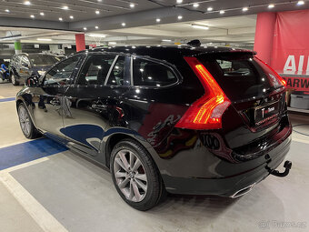 Volvo V60 2.4 D4 AWD 140kW R-Design Momentum 2018 - 7