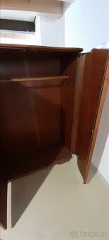 Starší skříň - 7