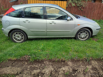 Ford Focus 1.6 benzín, 2.maj,GHIA, klima, vyh.kož.sed,2xpneu - 7