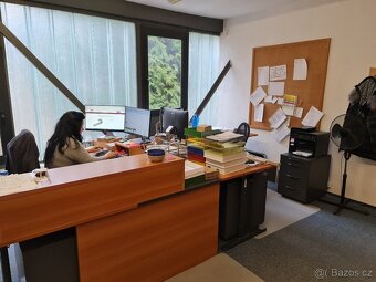 Administrativní pracovník - 7