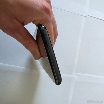 Samsung A40 mobilní telefon - 7