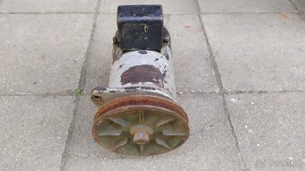 Dynamo Bosch - RJC 75/6 s relátkem, Tatra 57, Praga, Škoda - 7