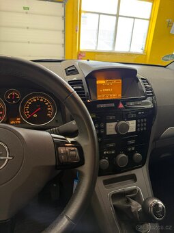 Opel Zafira 1.8 103kW - 7 míst r.v. 2009 - 7