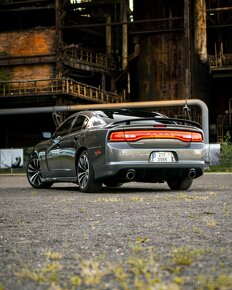 Dodge Charger 6,4 V8 HEMI SRT8 - 7