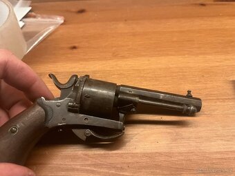 Historický revolver 320 - 7