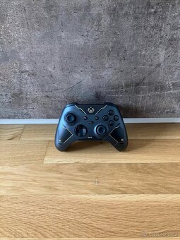 Prodám Xbox Series X Halo Infinite - 7