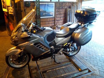 Kawasaki GTR 1400 - 7