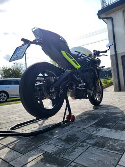 Triumph Street Triple 765 RS Moto2 TM Edition - 7