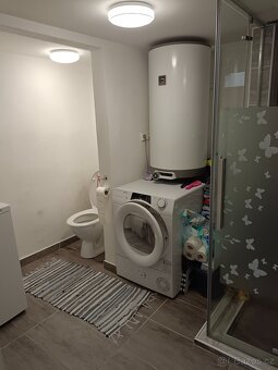 Prodej dvougeneračního rodinného domu - 7