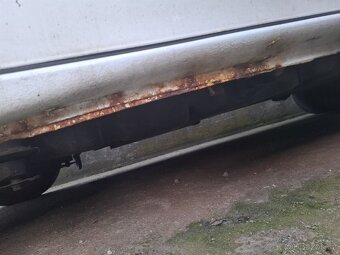 Ford tranzit na opravu 2.2 81kw - 7