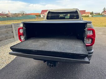 TOYOTA HILUX INVICIBLE 2,8, CZ, ZARUKA,DPH - 7