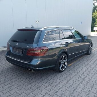 Mercedes-Benz třídy E kombi E500 AMG Line 4Matic Air (č.1095 - 7