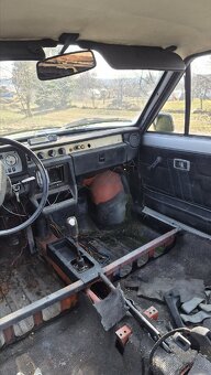 Škoda 105 karoserie - 7