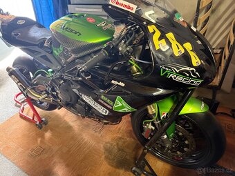 Triumph Daytona 675R - 7