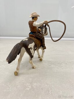 Schleich, kovboj na koni - 7