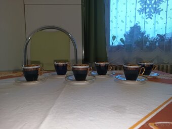 Šest šálků s podšálky - 7
