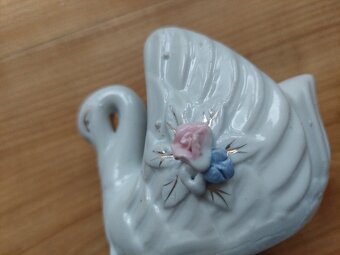 Pěkná porcelánová soška - labuť, solnička, cukřenka dekorace - 7