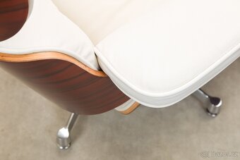 KŘESLO CHARLES & RAY EAMES S PODNOŽKOU - 7