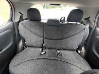 Yaris - 7