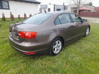 Volkswagen Jetta 2.0 TDI - 7