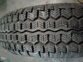 Směs dílů na stará auta - 7