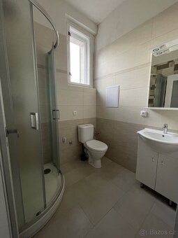 Pronájem zrekonstruovaného bytu 2+kk, 43 m² – Přísečnická 65 - 7