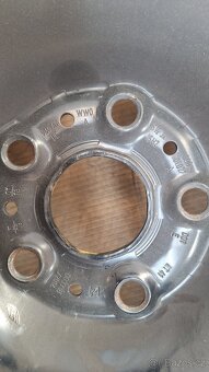 Sada disků VW 16" 5x112 zimní pneu 215/60 R16 4-7mm Passat - 7