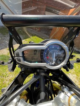 Triumph tiger 800 - 7