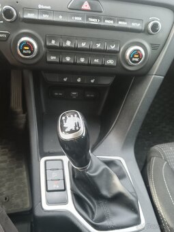 KIA SPORTAGE 1,6 CRDI - 7