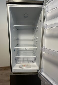 Prodám lednici s mrazákem značky Beko v šedé barvě. - 7